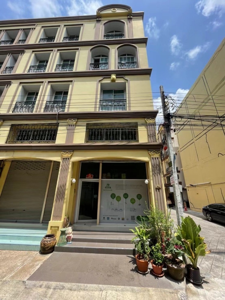 For SaleShophouseSukhumvit, Asoke, Thonglor : S-LSSV101 Commercial building for sale, Soi Lasalle 58, Sukhumvit 105, size 18 sq m, 4 floors, usable area 224 sq m, 4 bedrooms, 4 bathrooms, 7 million 063-759-1967