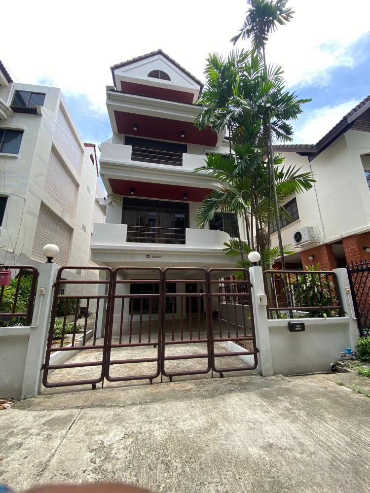 ให้เช่าทาวน์เฮ้าส์/ทาวน์โฮมสุขุมวิท อโศก ทองหล่อ : For Rent ให้เช่า Single house in Sukhumvit 31 (ARH4-207)