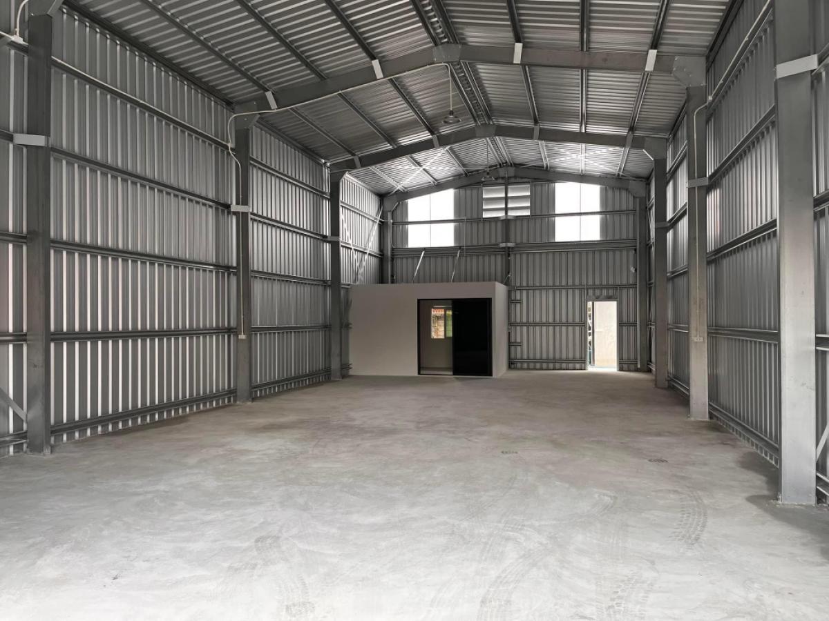 For RentWarehouseChokchai 4, Ladprao 71, Ladprao 48, : Warehouse for rent, Chokchai 4 area, Lat Phrao 71, newly built, ready to move in this November.