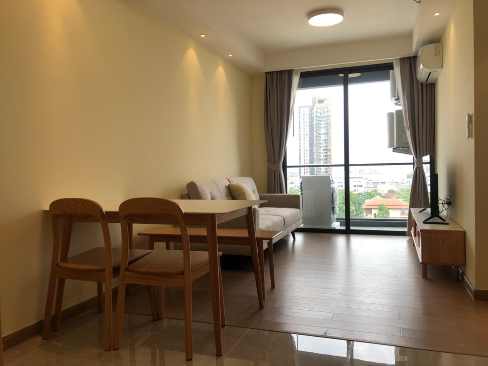 For RentCondoSathorn, Narathiwat : For rent Regal condo on Narathiwat Ratchanakarin Road, near BTS Chong Nonsi & BRT Chan Road