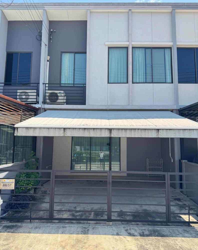 For RentTownhousePattanakan, Srinakarin : The front of the house is not attached to anyone🟡Townhouse for rent Pleno Rama 9-Krungthep Kreetha🔥Fully furnished🔥