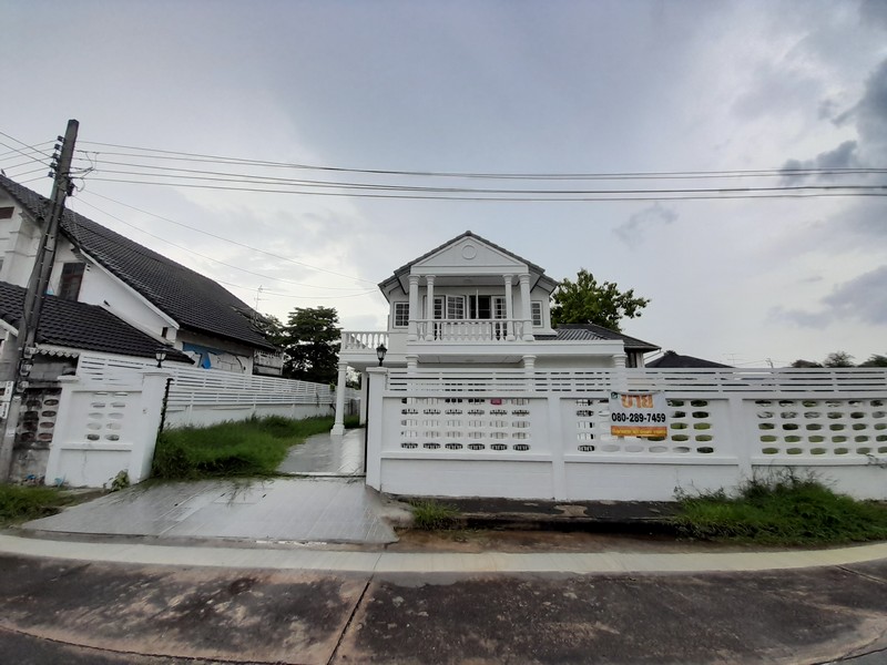 For SaleHouseRathburana, Suksawat : PN679HS1001 Urgent sale, 2-storey detached house, Krisdanakorn Village 18, Soi Anmanee 38, Phutthamonthon Sai 3 Road, area 108 sq m, 4 bedrooms, 3 bathrooms, with lawn around the house.