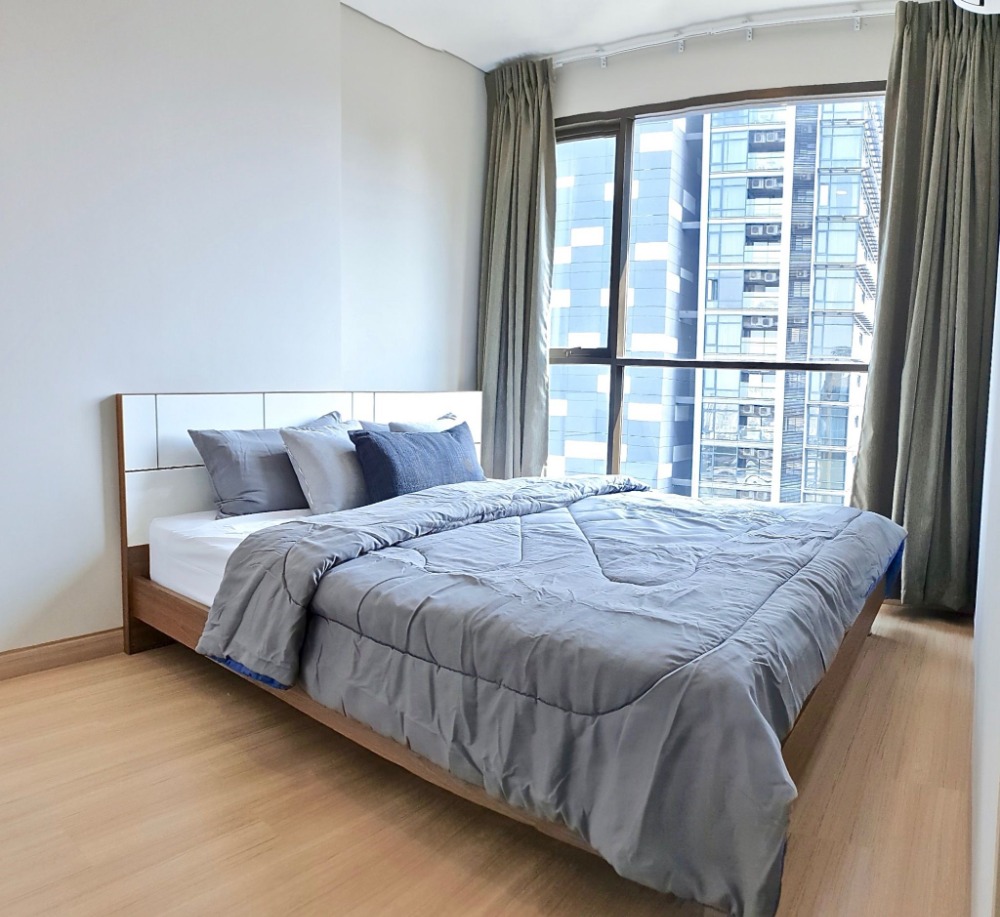 For RentCondoRama9, Petchburi, RCA : Condo for rent: Lumpini Suite Phetchaburi - Makkasan, 850 m. from MRT Phetchaburi.