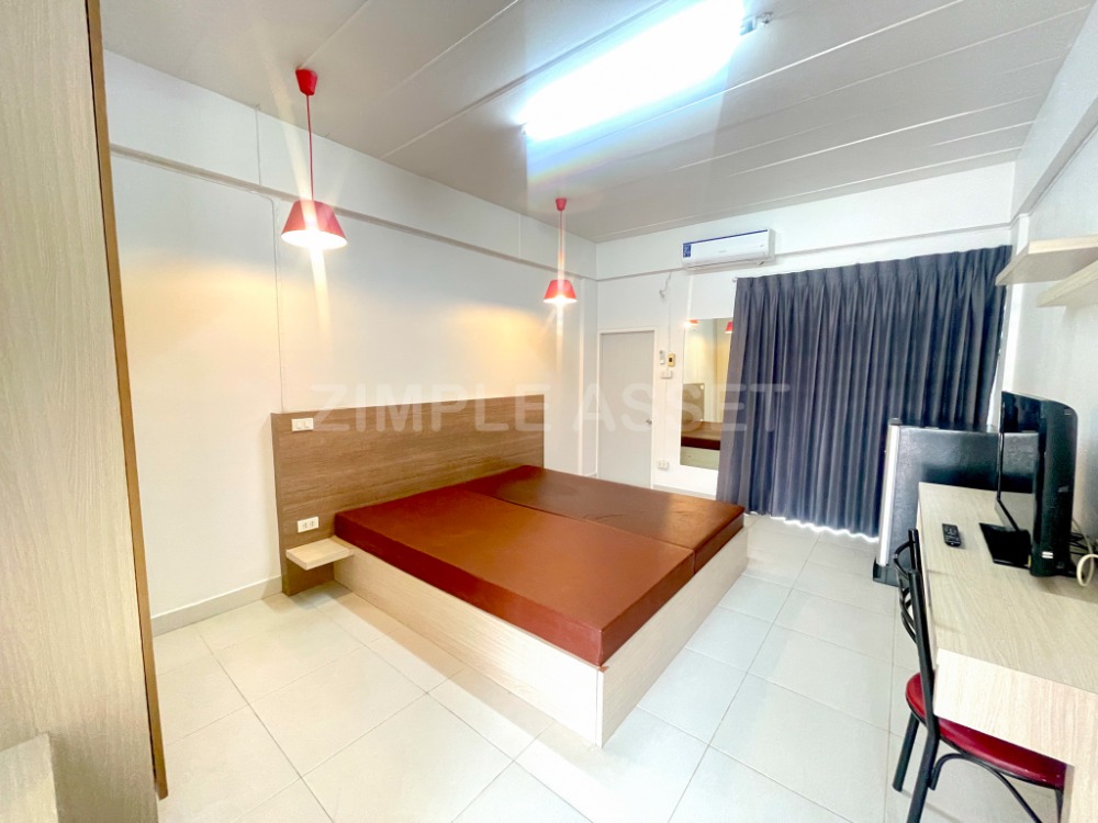 For RentCondoRamkhamhaeng, Hua Mak : Line: @zimple_asset Apartment behind ABAC Huamark, decorated room with furniture and electrical appliances, ready to move in, with free parking and fitness.