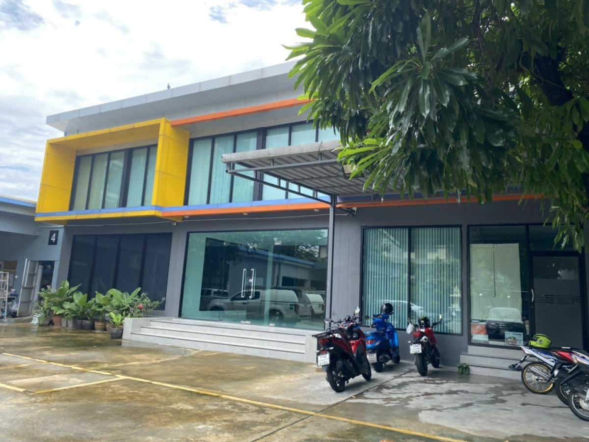 For RentOfficeNawamin, Ramindra : For rent: 2-storey office building, Ram Intra Road, near Fashion Island, total usable area 600 sq m, air-conditioned on every floor, every room, some furniture, with parking for 10-12 cars.