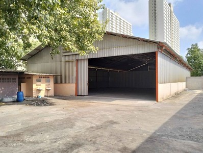 For RentWarehouseSeri Thai, Ramkhamhaeng Nida : RK560 Warehouse for rent, on Nawamin Road, size 500 square meters, has an office, bathroom, 6-wheel trucks can enter.