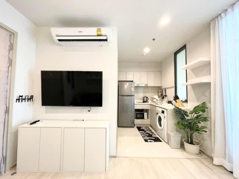 For RentCondoWitthayu, Chidlom, Langsuan, Ploenchit : Room at Life One Wireless Condo 35 sq m for rent in the heart of the city, Central Embassy view