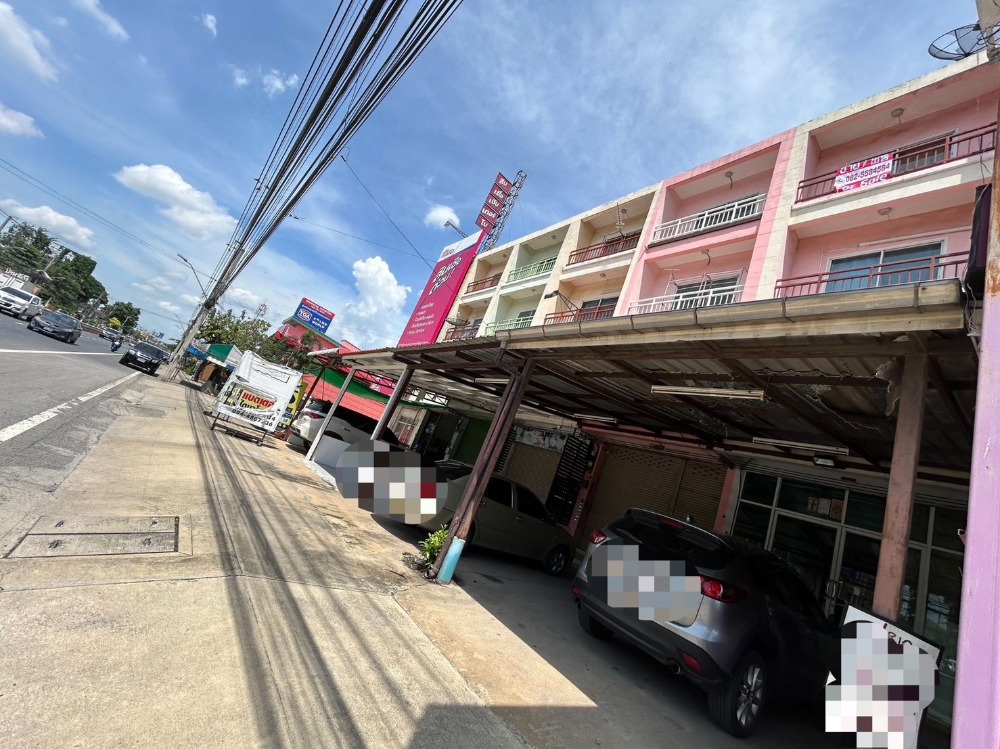 For SaleShophousePathum Thani,Rangsit, Thammasat : Prime Location on the Main Road! Great Value! Excellent Structure!!4-Story Commercial Building for Sale (Pink) in Lam Luk Ka, Klong 4, 24.1 sq.w.Ready for Business or Residential Use Immediately!!