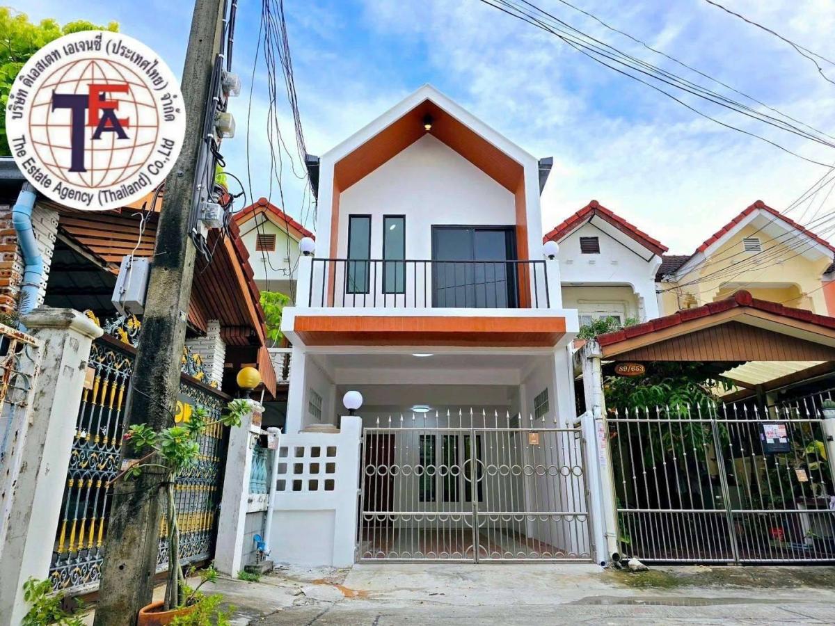 For SaleTownhouseNawamin, Ramindra : For sale: 2-storey townhouse, Lert Ubon Village, Rom Mit Phatthana Road, Watcharapol, Tha Raeng, Sai Mai, Sukhapiban 5, Bang Khen, Pink Line, Phahon Yothin, Chalong Rat Expressway, Central Fashion Island, Thanommit Market, Kosin Rattana Somphot School, Ch