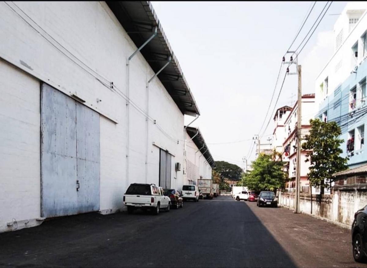 For RentWarehouseOnnut, Udomsuk : Warehouse for rent, 300 sq m., On Nut end, Bangkok.