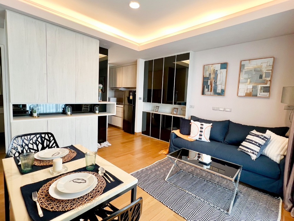 For RentCondoSukhumvit, Asoke, Thonglor : For rent the Lumpini 24, 2 bedrooms, 54 sqm., 19th floor, fully furnished, near Emporium