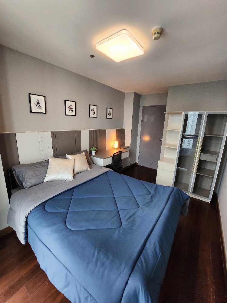 For RentCondoWongwianyai, Charoennakor : For rent Ideo Sathorn - Taksin 2 bedrooms 80sqm high floor