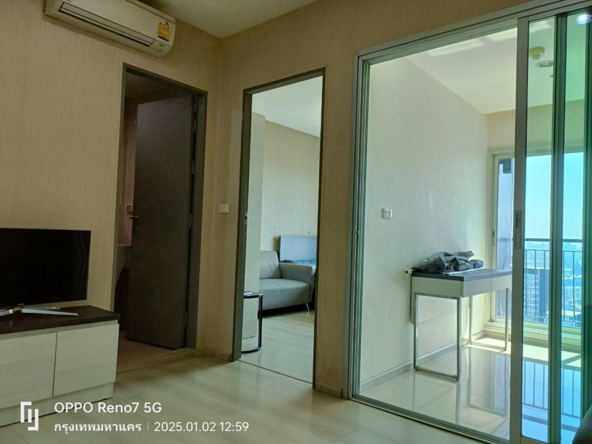 For RentCondoRatchadapisek, Huaikwang, Suttisan : (C5001) Condo for rent, Life Ratchadaphisek, convenient to travel anywhere, near the BTS, easy to find food.