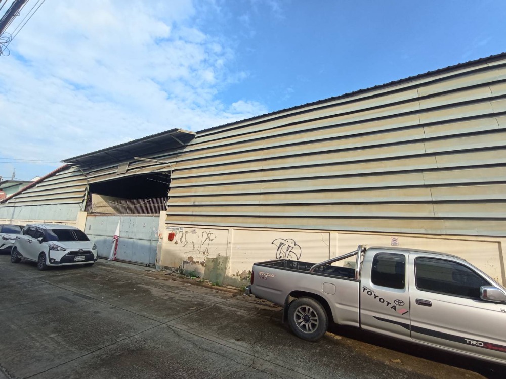 For RentWarehouseRama 2, Bang Khun Thian : Warehouse for rent, usable area over 1,200 sq m., has offices, several worker rooms, location Sagae Ngam, Rama 2