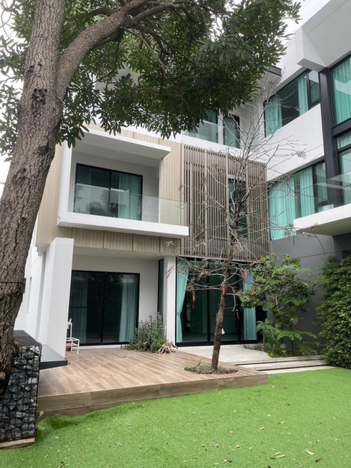 For SaleHousePattanakan, Srinakarin : House for sale near an international school, size 102 sq m, price 45 million, 4 bedrooms, make an appointment to view 0808144488