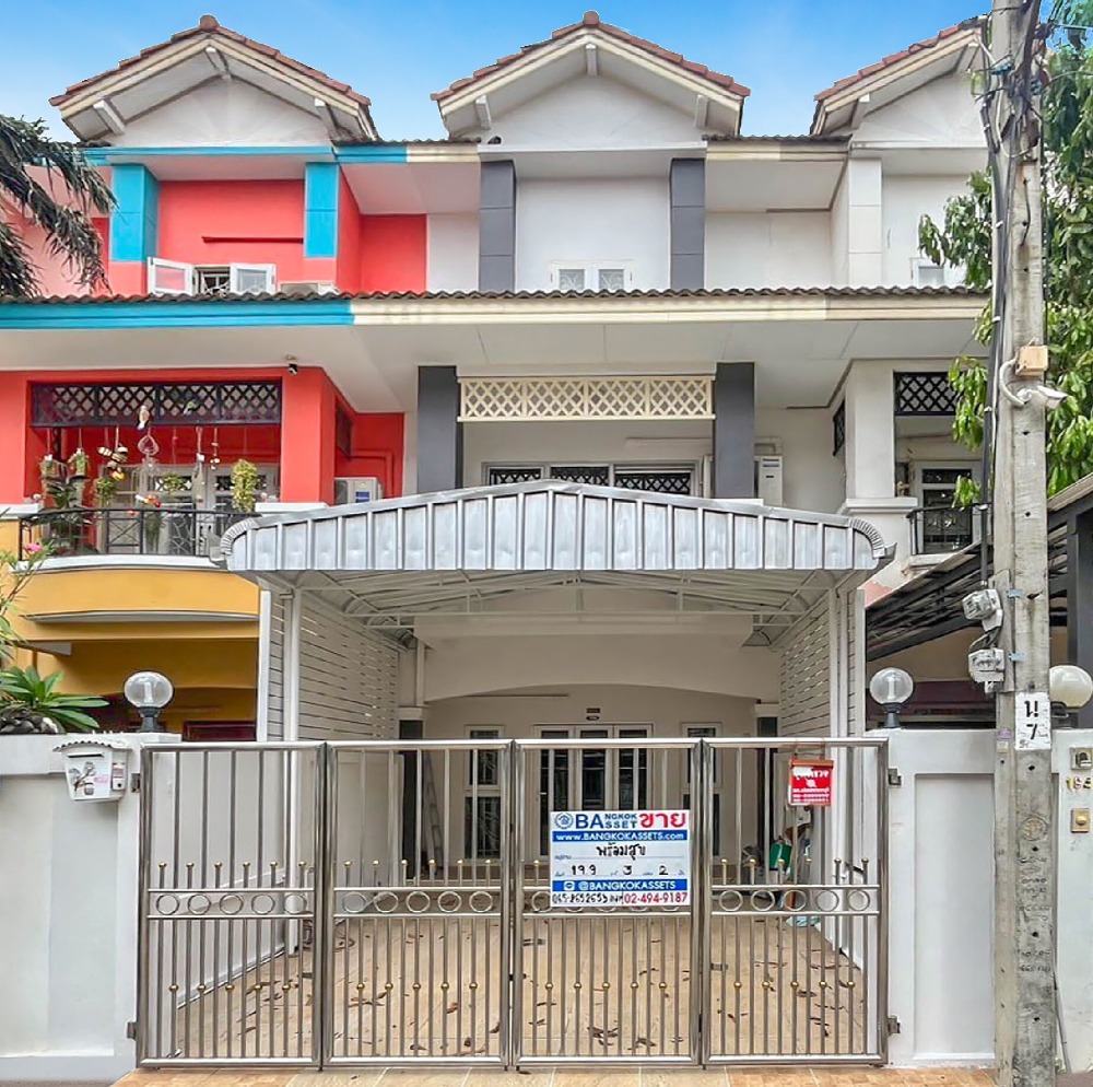 For SaleTownhouseRattanathibet, Sanambinna : For sale: 3-storey second-hand townhouse, Promsuk Project, Ratchadaphisek 17, area 19.9 sq m., house in good condition, ready to move in, near the Purple Line Bang Krasor Station and Ngamwongwan Expressway.