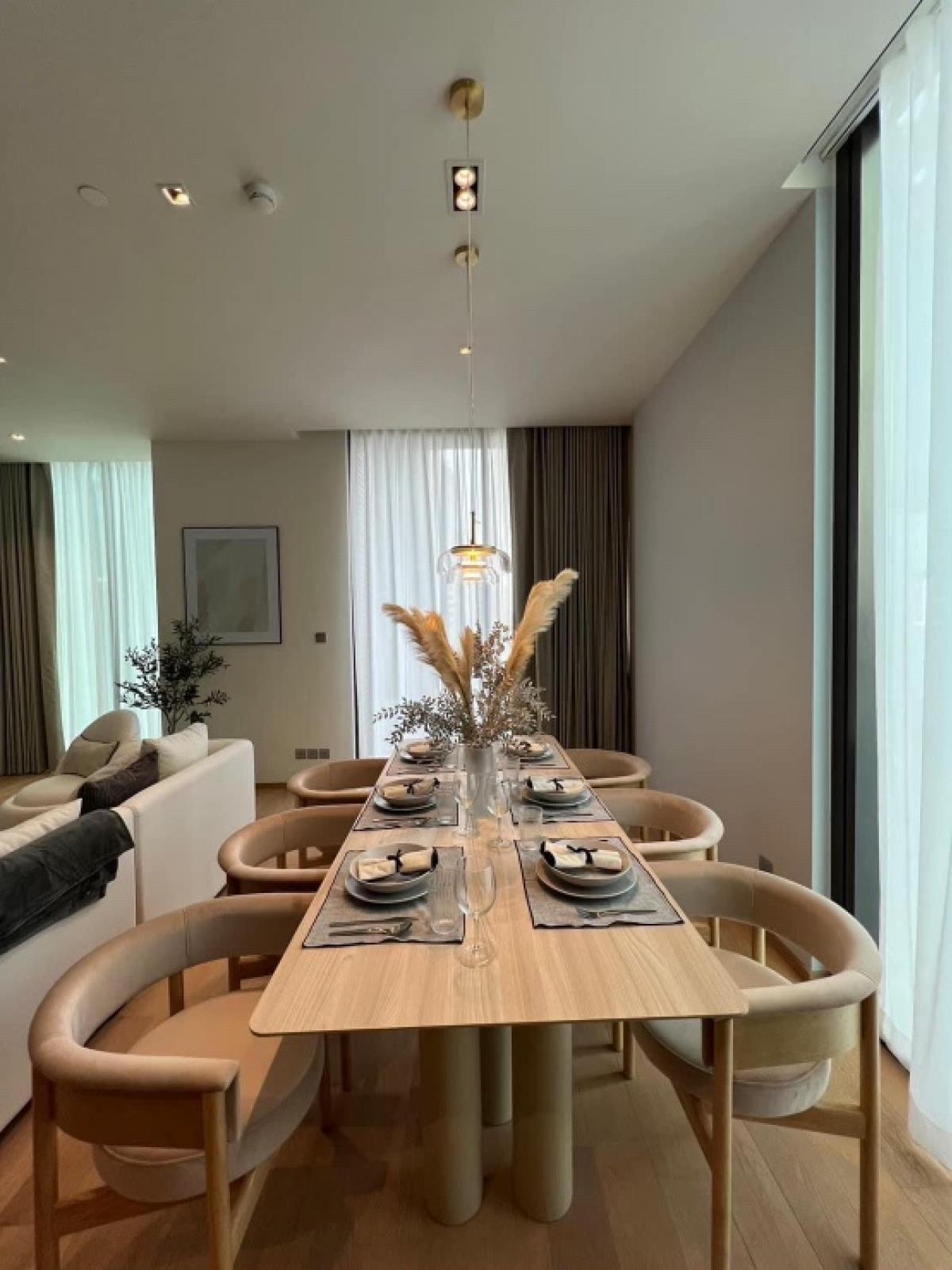 For RentCondoWitthayu, Chidlom, Langsuan, Ploenchit : Rental : 28 Chidlom Condo , 2 Beds 2 Bath , 90 sqm 🔥🔥Rental Price : 110,000 THB / Month 🔥🔥#Ultraluxurycondo#Condothailand#realestatethailand#Penhousecondothailand#Superluxuryhouse#Kempinski#ritzcarlton#psliving More Information📱Tel : 061-9979915 / 