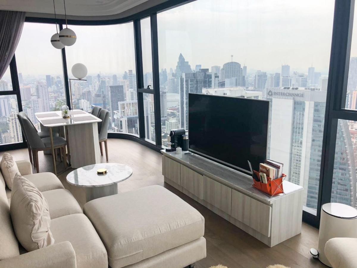 For RentCondoSukhumvit, Asoke, Thonglor : ♦ Good Deal ♦ 40+ Floor, 64.50 sq.m. | 2 Bedrooms 2 Bathrooms | Super Luxury style, Panoramic 270 degree view | Condo near MRT Sukhumvit 61 m., BTS Asoke 400 m., Terminal 21 450 m.