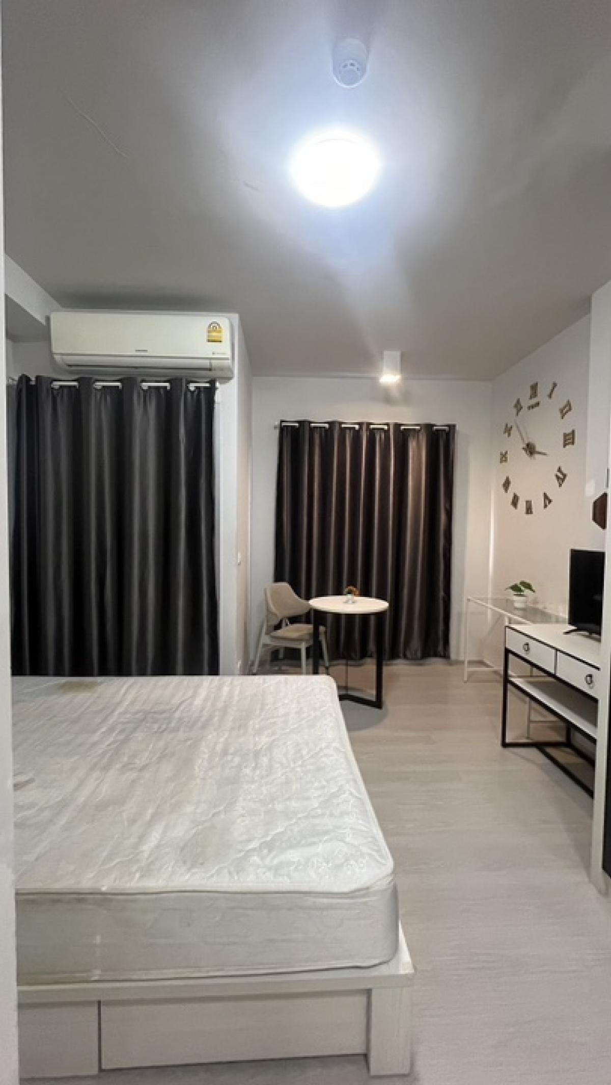 For RentCondoBang Sue, Wong Sawang, Tao Pun : C1369 Condo for rent, Chapter one shine Bang Pho #next to Yothinburana School, has a washing machine