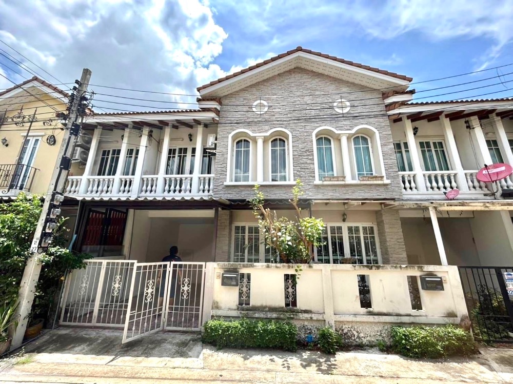 For RentTownhouseChaengwatana, Muangthong : 📍For rent: 2-floors townhouse, new condition, Piemsuk Village, Tuscany