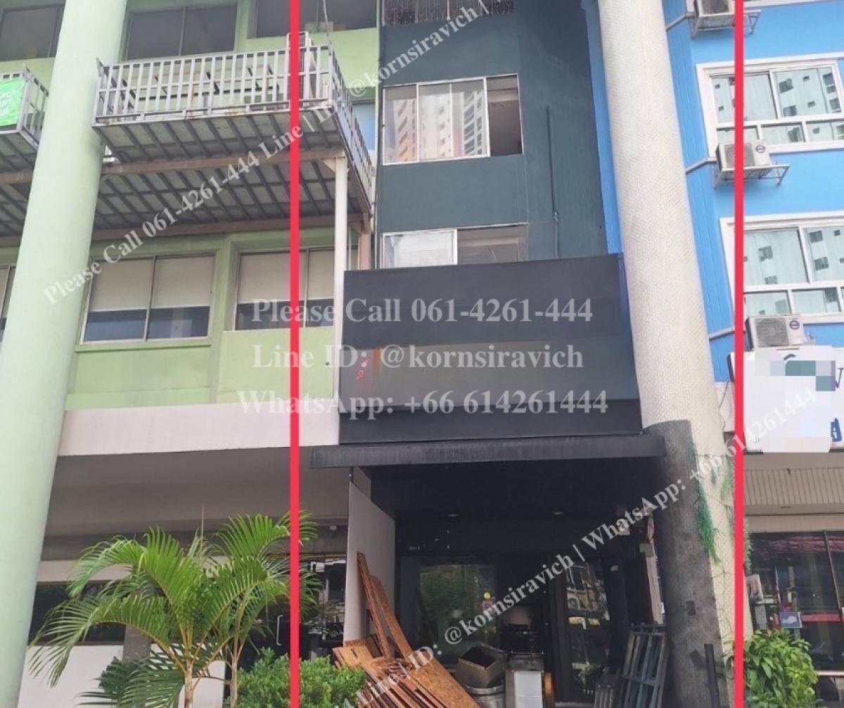 For RentShophouseSukhumvit, Asoke, Thonglor : For rent, commercial building, business, Phrom Phong area, Sukhumvit, near BTS Phrom Phong station, 1.3 kilometers, suitable for hostel, daily room, Airbnb, physical clinic, beauty, spa, Thai massage, tattoo shop, hair salon, nail salon