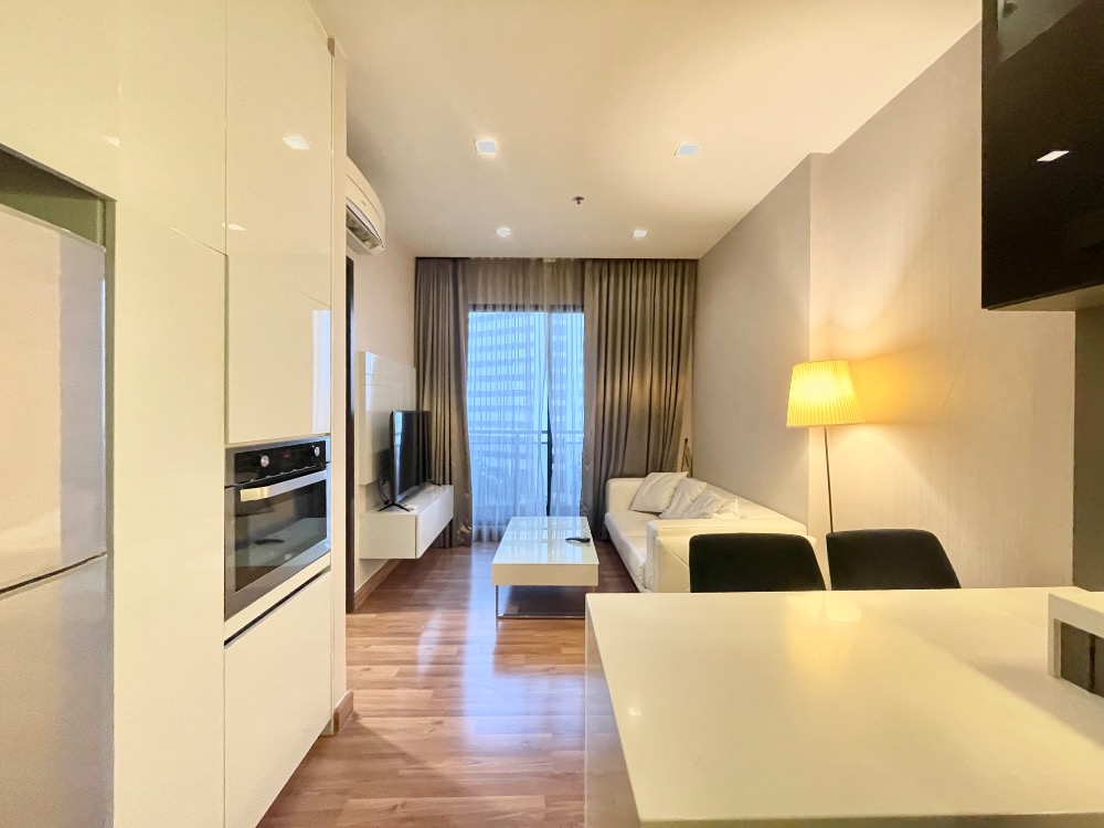 ให้เช่าคอนโดรัชดา ห้วยขวาง : For rent 💛Condo Ivy Ampio💛 🚝MRT ศูนย์วัฒนธรรม  🌟พร้อมอยู่🌟