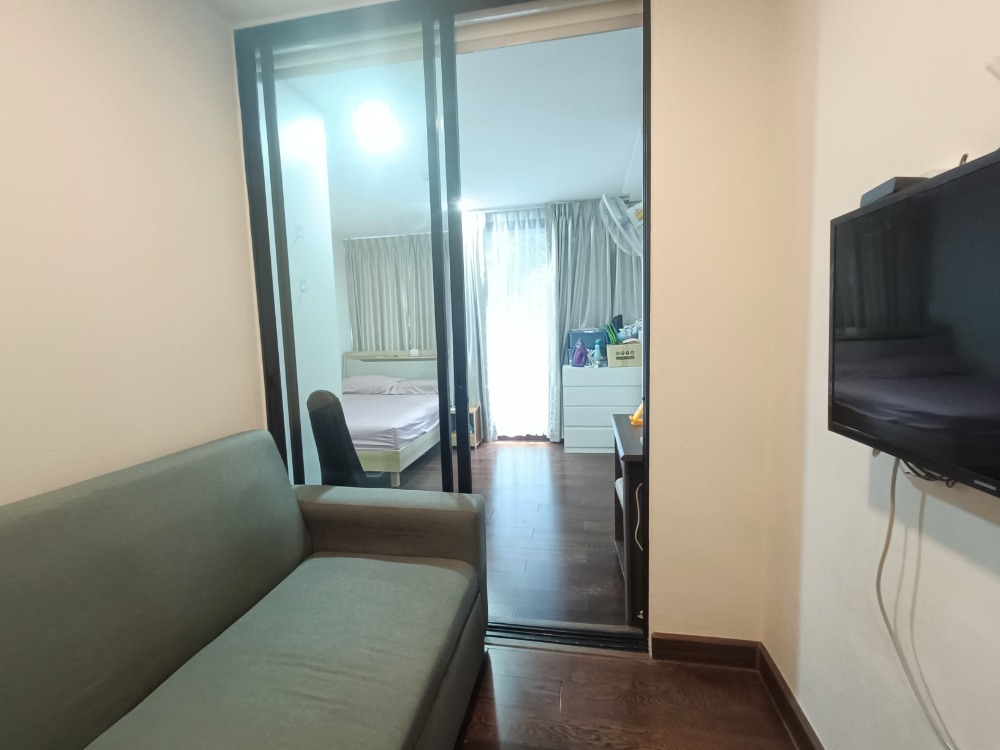 For SaleCondoWongwianyai, Charoennakor : Special price for sale Bangkok Feliz Sathorn Taksin 150m. to BTS Krung Thonburi, very good location, 1 minute to Sathorn, 1 bedroom, 1 bathroom, 1 closed kitchen, never rented