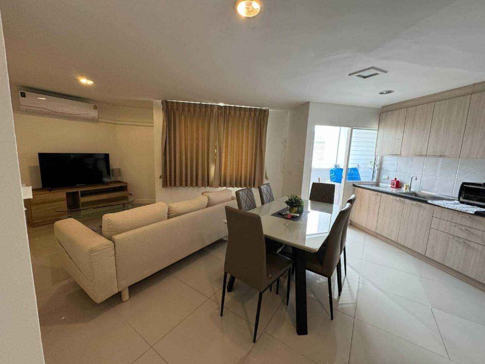 ให้เช่าคอนโดสุขุมวิท อโศก ทองหล่อ : LTH11009–D.S.Tower 2 FOR RENT 2 beds 1 baths size 70 Sq.m. Near BTS Phrom Phong ONLY 30k/month