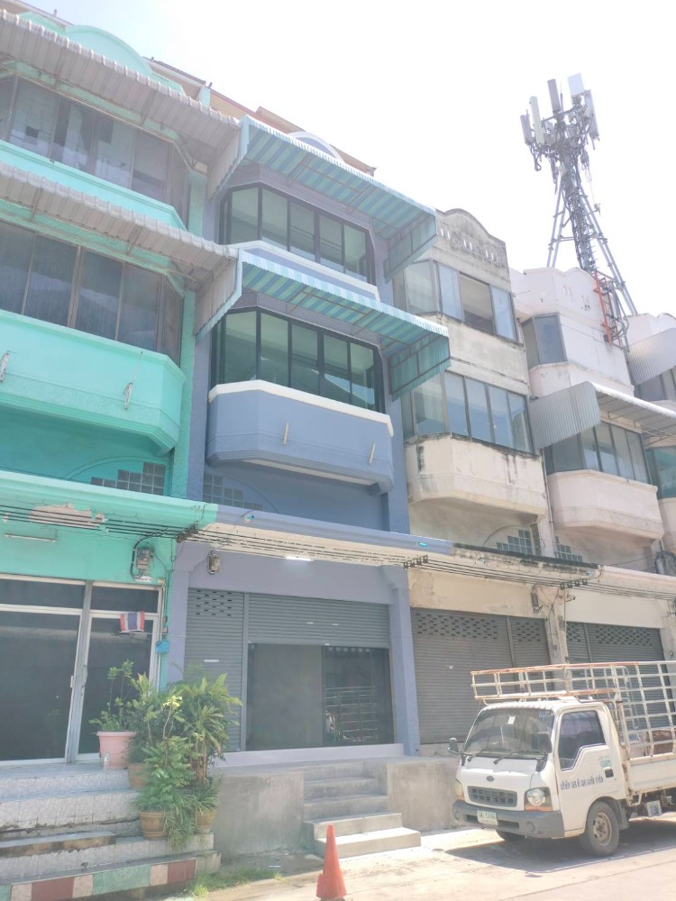 For SaleShophouseLadkrabang, Suwannaphum Airport : Urgent sale!! 3 and a half storey shophouse, newly renovated, very beautiful, near Suvarnabhumi Airport