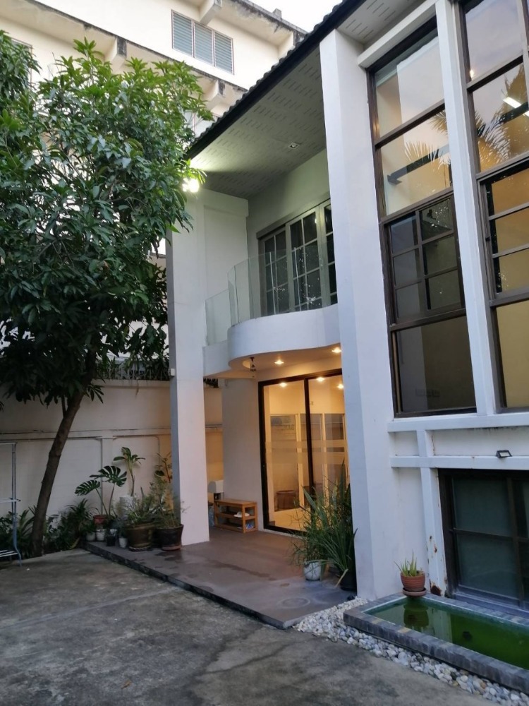 For RentHouseSukhumvit, Asoke, Thonglor : House for Rent for Business in Phrom Phong