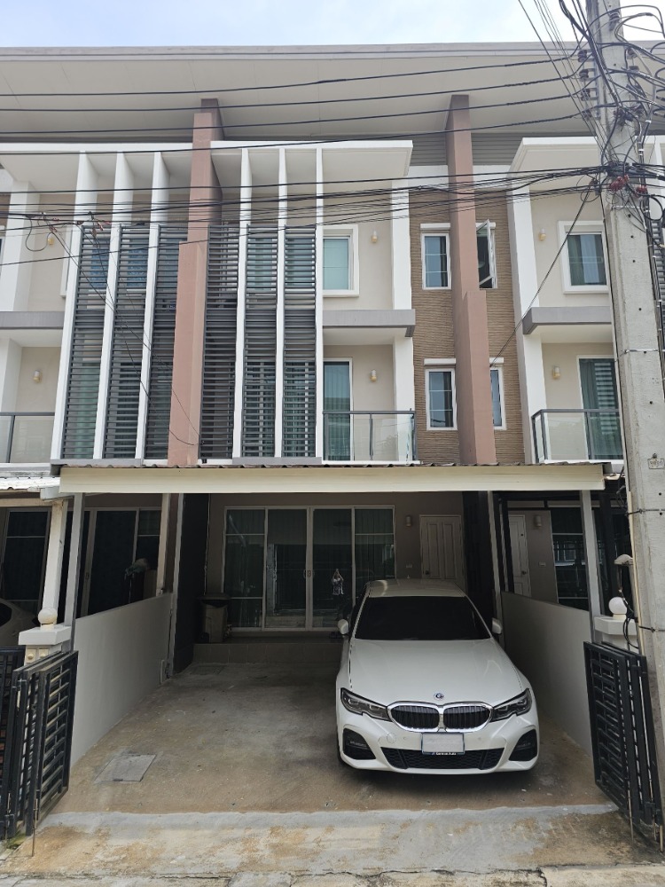 For SaleTownhomeVipawadee, Don Mueang, Lak Si : Best price in the project, house front with garden view, walking distance ✨ Town Avenue Sixty Vibhavadi 60 / 3 Bedrooms (SALE), Town Avenue 60's Vibhavadi 60 / 3 Bedrooms (SALE) FAH183