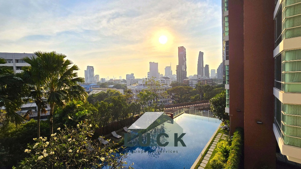 For SaleCondoSukhumvit, Asoke, Thonglor : Condo for sale, Fullerton Sukhumvit, 3 bedrooms, near BTS Thonglor and Ekkamai stations