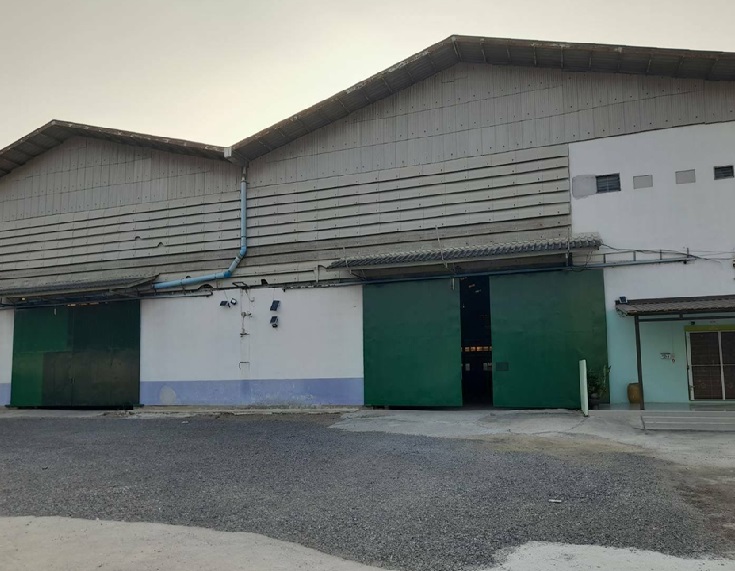 For RentWarehouseRama 2, Bang Khun Thian : For Rent Warehouse / Factory for rent with large office, usable area 2974 square meters, on Rama 2 Road, not far from Saem Dam, Soi Wat Thep Thong Chai, not far into the alley, before reaching The Grand Rama 2 Village / very good location / trailer trucks