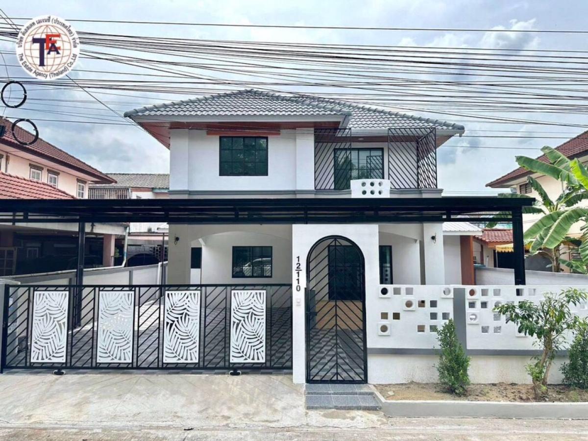 For SaleHouseMin Buri, Romklao : 2-storey detached house, Natthawan Village, Soi Sangkhasantisuk 18, Krathum Rai Subdistrict, Nong Chok District, Bangkok.