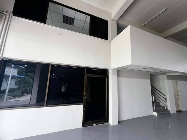 For RentShophousePinklao, Charansanitwong : For rent: 3-storey commercial building, next to the Red Line BTS, Ratchaphruek - Borommaratchachonnani Road