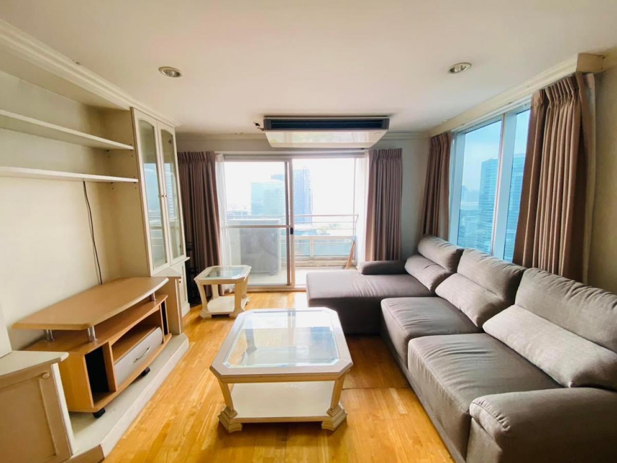 ขายคอนโดเกษตรศาสตร์ รัชโยธิน : ขายถูกมาก! Sarin Place Condo ทำเลใจกลางเมือง ถนนรัชดาภิเษก ทำเลทอง ตรงข้ามธนาคารไทยพาณิชย์สำนักงานใหญ่ หลังเมเจอร์รัชโยธิน เดินไป BTS สายสีเขียวเพียง 10 นาทีเท่านั้น!ห้องชั้น 22 วิวเมือง Panoramic สุดอลังการ พื้นที่รวม 88 ตร.ม. แบ่งเป็น:พื้นที่ห้องพัก 76