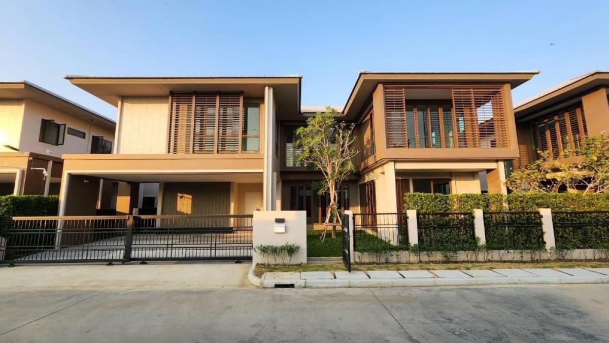 ขายบ้านพัฒนาการ ศรีนครินทร์ : 📢👇 Brand new single house at Burasiri Krungthep Kreetha, corner unit, good compound , near Brighton College , Wellington College, easily traveling through many routes