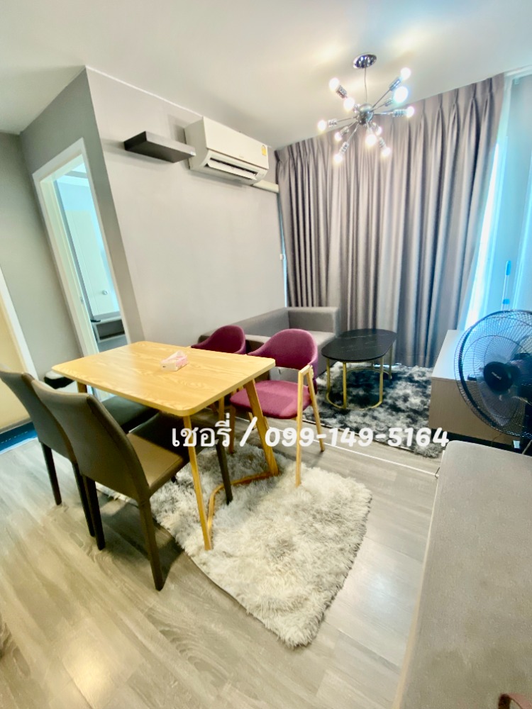 For RentCondoSamut Prakan,Samrong : For rent: The Trust Condo @ BTS Erawan, next to the Erawan BTS, beautifully decorated room, wallpapered, very breezy, fully furnished, fully equipped common area / Call 099-149-5164