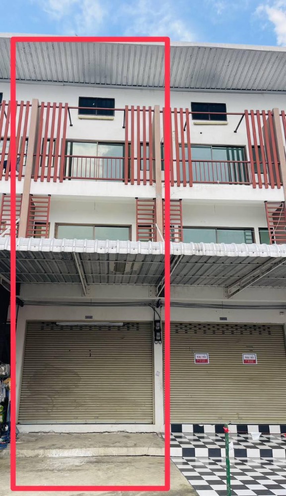 For RentShophousePathum Thani,Rangsit, Thammasat : For rent: Commercial building, Khlong Si, 3 floors