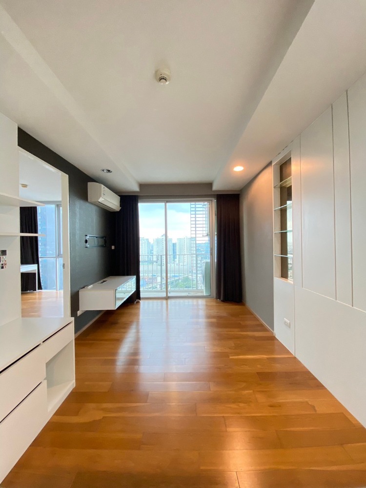 For SaleCondoLadprao, Central Ladprao : 🔥Selling a beautiful high-floor room, very good price🔥Abstracts Phahon Yothin Park (1 bedroom, 44.2 sq m.) only 4.2 MB!! Tel.0922635410 Earth