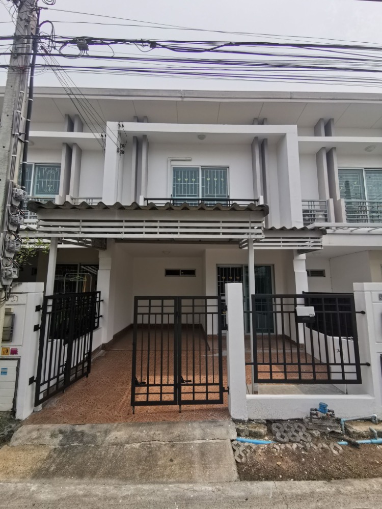 For RentHouseBangna, Bearing, Lasalle : 🏡 For rent, Pruksa Bangna Km.5 per month (Soi Wat Plad Priang) 12,500 baht per month ❤️ Near Mega Bangna, only 7 km (10 minutes drive) ❤️ Vacant house ready to move in ✅✅