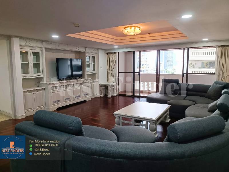 For RentCondoSukhumvit, Asoke, Thonglor : 3-Bedroom Plus Pet Friendly Apartment for Rent at Sukhumvit 49