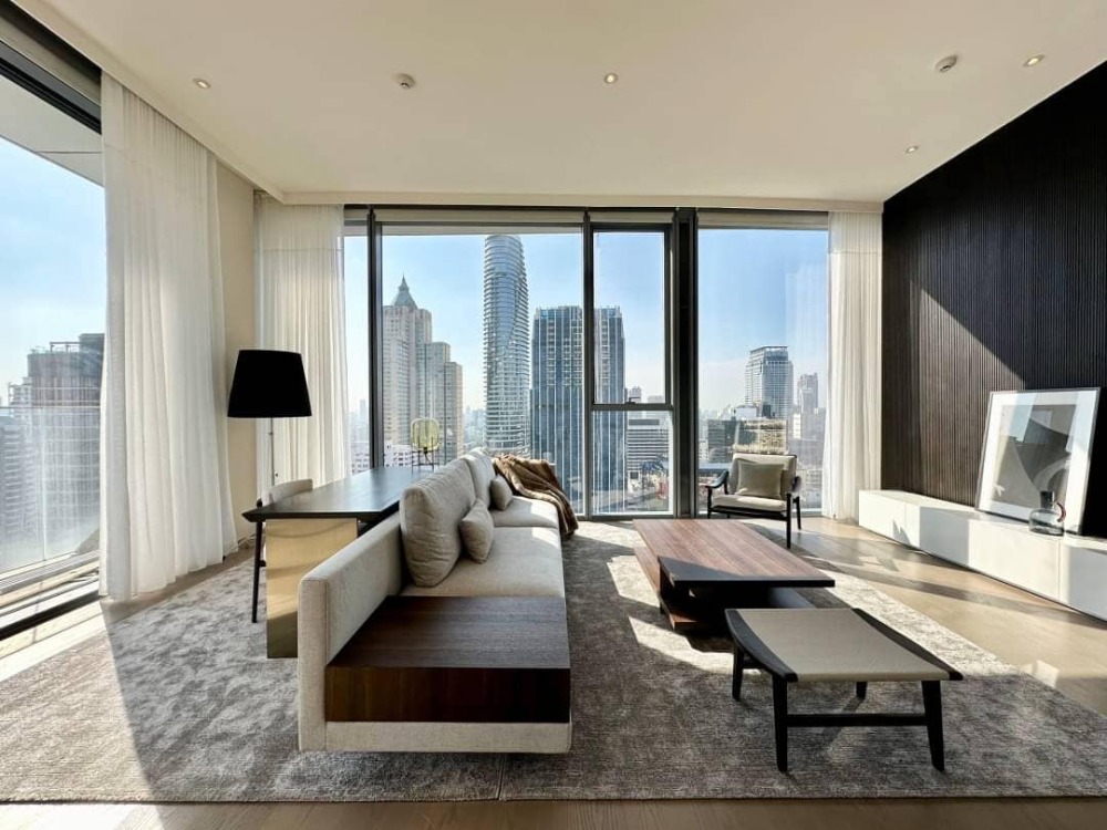 For RentCondoWitthayu, Chidlom, Langsuan, Ploenchit : New Arrival! Rare Luxury Unit in Langsuan