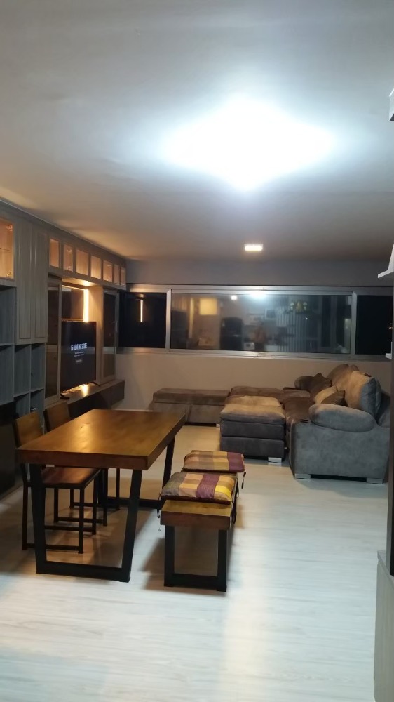 For RentCondoChaengwatana, Muangthong : Condo for rent, Muang Thong Thani Lakeview Condominium, Superior, 119 sq m., 4th floor, garden view in front of the room, beautifully decorated room, built-in, complete furniture, never rented out, special price 18,500 baht/month