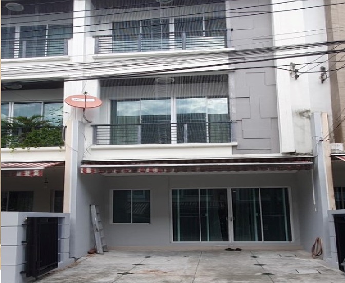 ให้เช่าโฮมออฟฟิศวงเวียนใหญ่ เจริญนคร : For Rent ให้เช่าทาวน์โฮม 3 ชั้น หมู่บ้านกลางเมือง สาทร ตากสิน 2 บ้านสวยมาก Renovate ใหม่ทั้งหลัง แอร์ 4 เครื่อง เฟอร์นิเจอร์และเครื่องใช้ไฟฟ้าครบ ทำเลดี ใกล้ BTS วุฒากาศ อยู่อาศัย ไม่อนุญาตสัตว์เลี้ยง