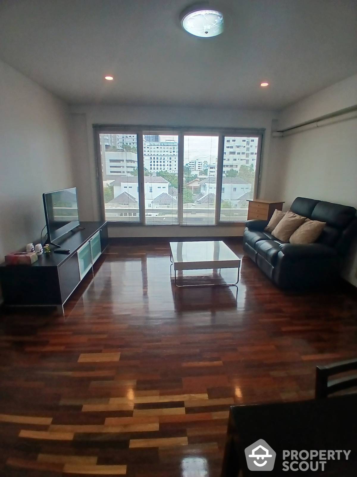 For RentCondoWitthayu, Chidlom, Langsuan, Ploenchit : 2-BR Condo at Navin Court Condominium near BTS Phloen Chit