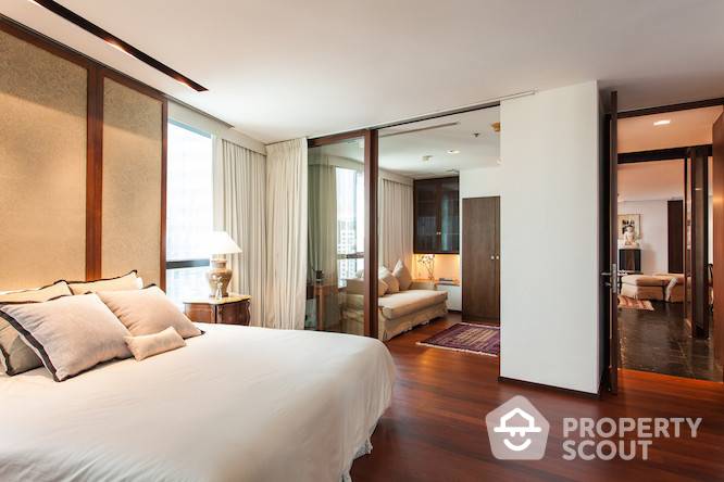 For RentCondoWitthayu, Chidlom, Langsuan, Ploenchit : 2-BR Condo at President Place near BTS Ratchadamri