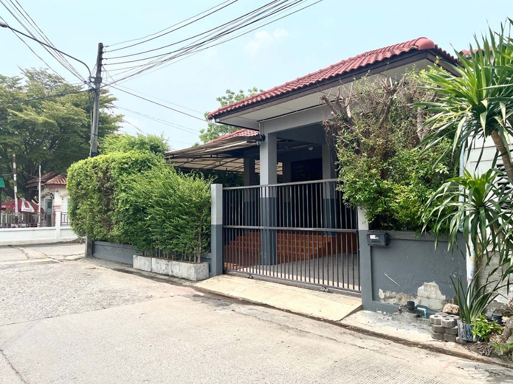 For SaleHousePathum Thani,Rangsit, Thammasat : Selling fully decorated detached house, secure village, Klong Song, Klong Luang, Pathum Thani.