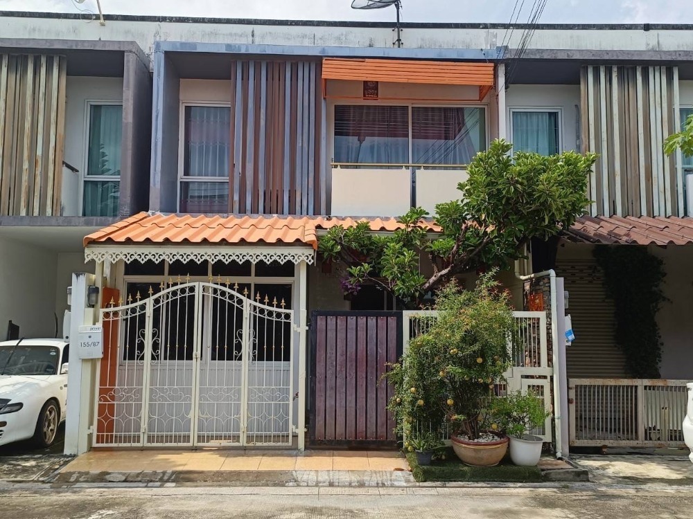 For SaleTownhouseYothinpattana,CDC : Townhouse for sale, Pruksa Town Prive Ekkamai-Ram Intra, 17 sq m, ready to move in, near expressway (Ekkamai-Ram Intra), near Central Eastville, 100% loan