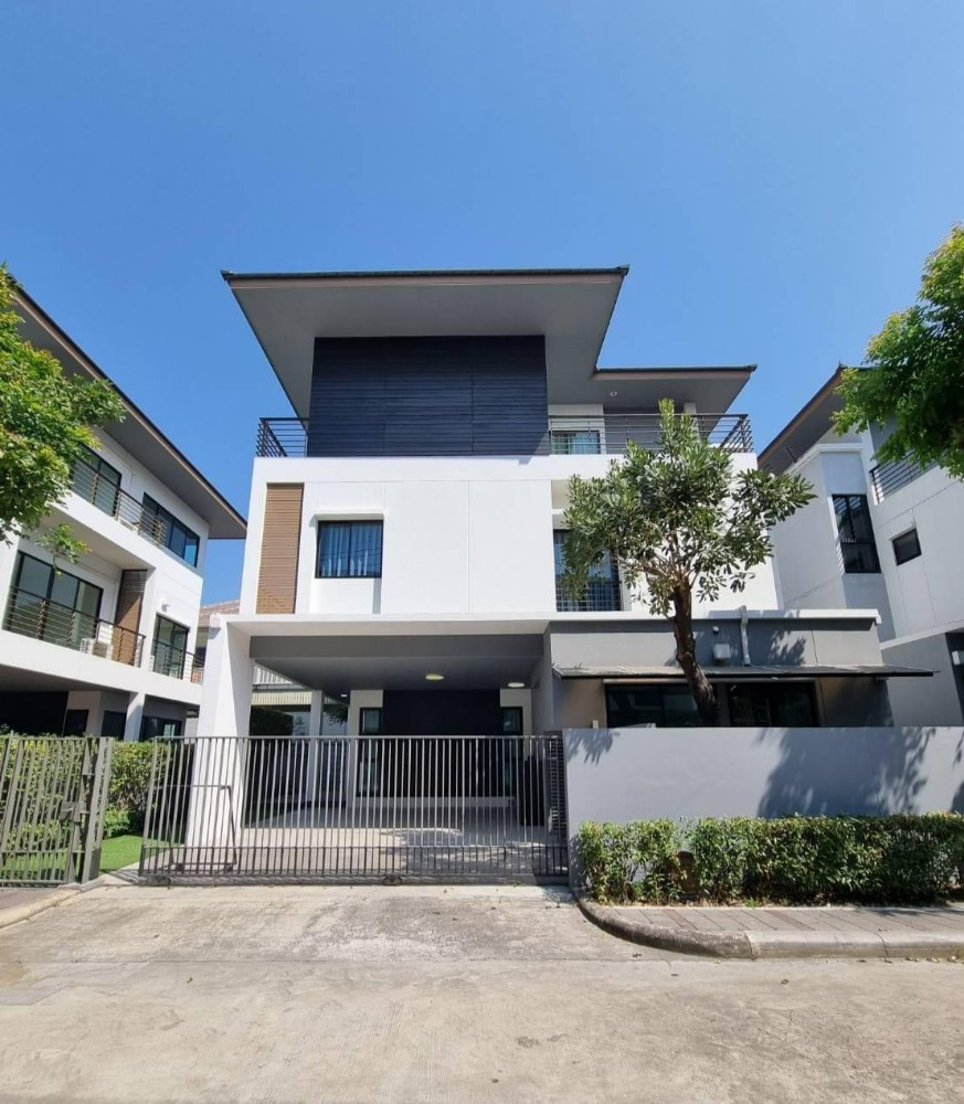 For RentHouseLadkrabang, Suwannaphum Airport : M556 3-storey detached house, Lumpini Village, Suan Luang Rama 9